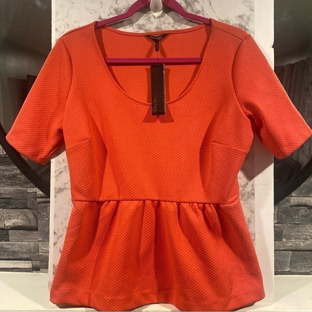 Daisy Fuentes, petite large, coral, short sleeve, peplum blouse NWT